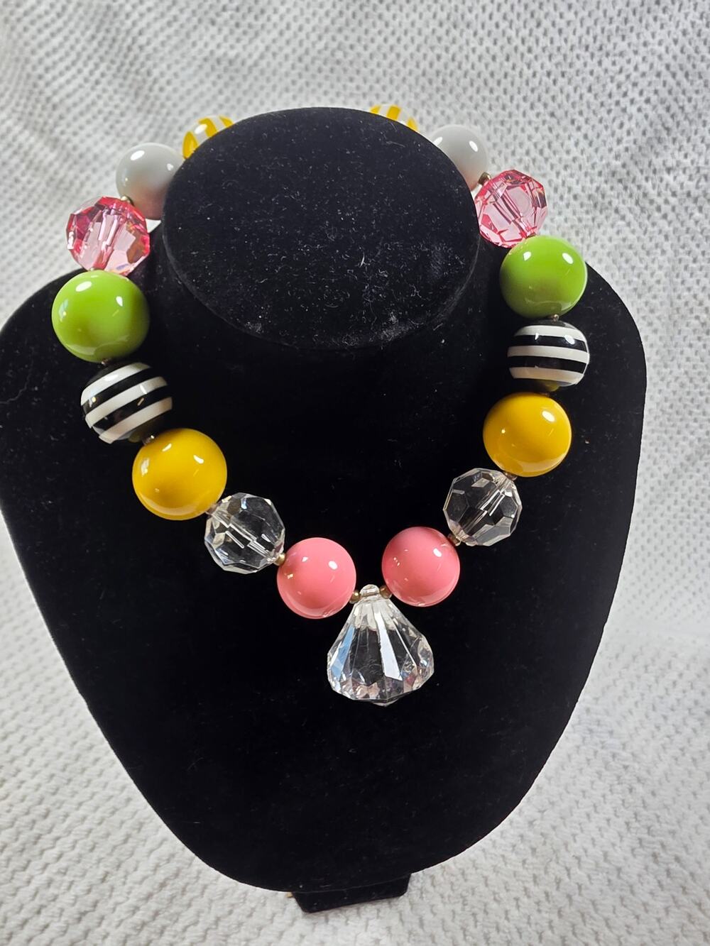 Girls Chunky Bubblegum Necklace 16", Yellow, White, Black & Green